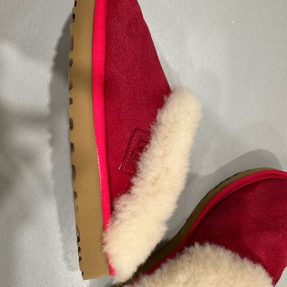 UGG HOT PINK Suede Shearling Clog Mules with Cream Collar - Picture 2 of 4